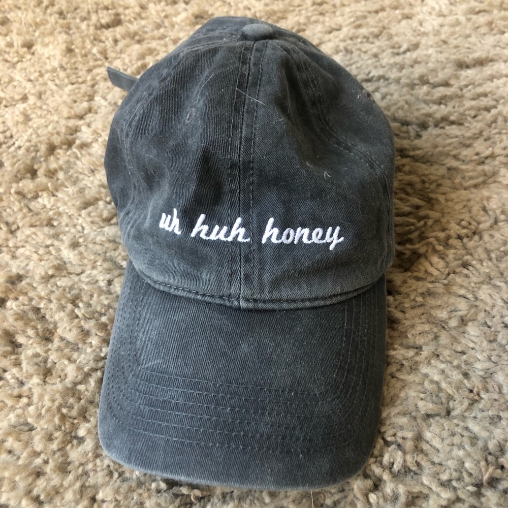 Brandy Melville “uh huh honey” Hat